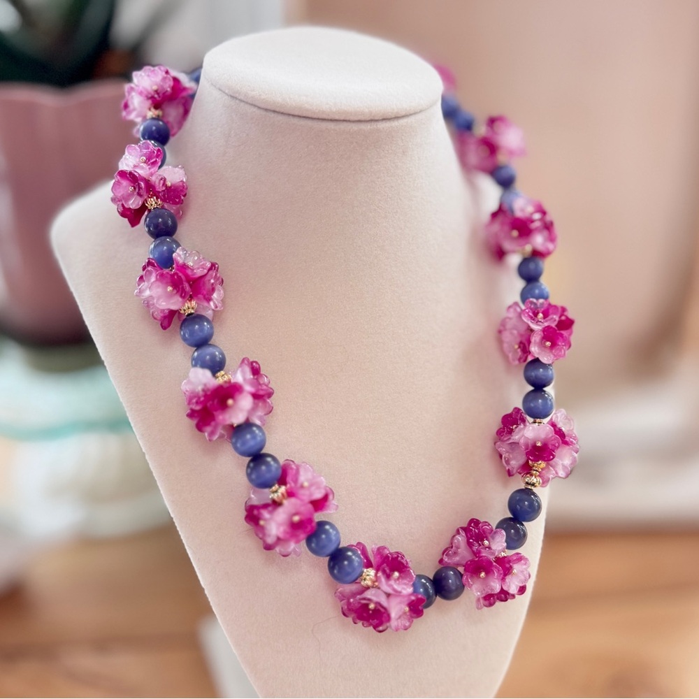 Eye Candy LA Yasamin Floral Beaded Necklace | Amethyst | Statement Jewelry - Picture 4 of 10